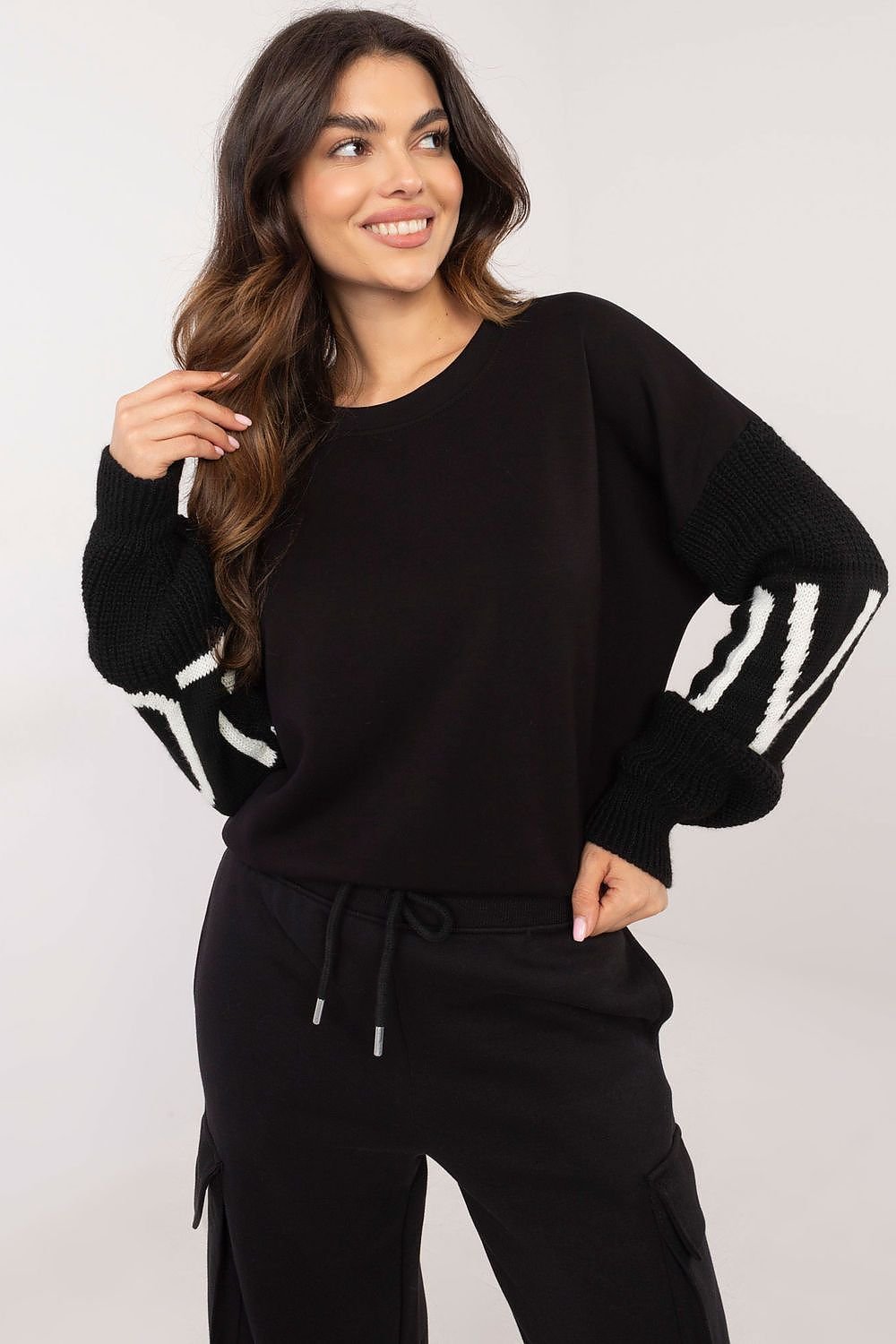 Sweatshirt model 202900